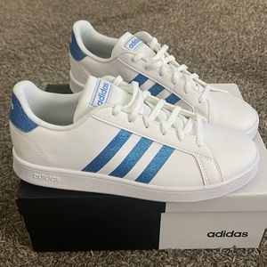 Women’s Adidas Grand Court size 7 like new worn once